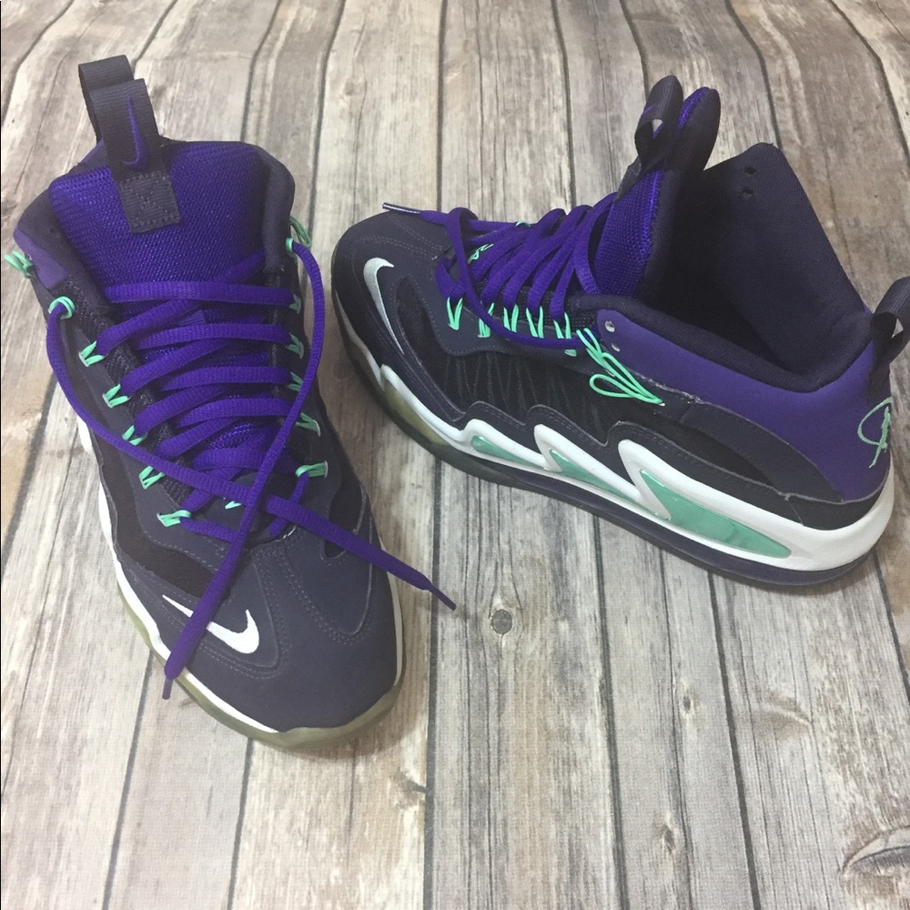 Nike Ken Griffey Jr. Size 10.5